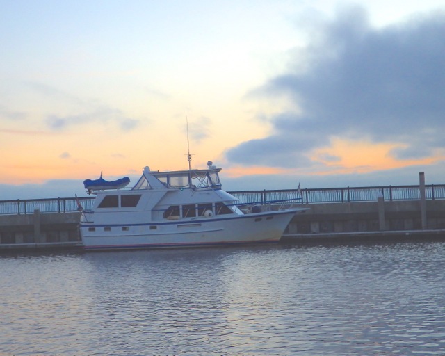 16.55 - 4.55pm - Always Home at the dock - lighten - 11-10-15