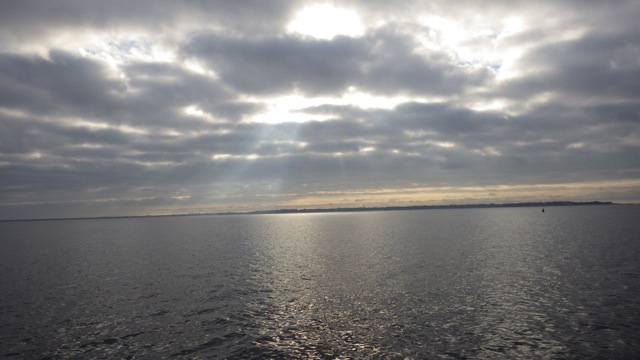 7.42am - past sunrise clouds and rays 11-11-15